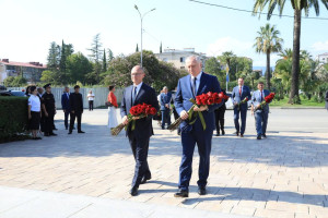 Badra Gunba and Sergey Kiriyenko commemorate Russian peacekeepers in Sukhum