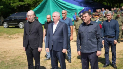 President Badra Gunba laid flowers at the monument to the fallen fighters of the "Gorets" battalion on Mount Akhbyuk.