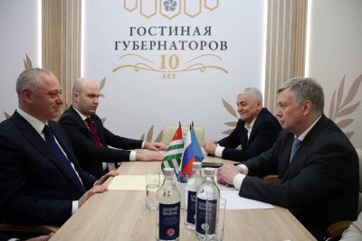 President Badra Gunba Meets with Ulyanovsk Oblast Governor Alexey Russkikh on the Sidelines of SPIEF